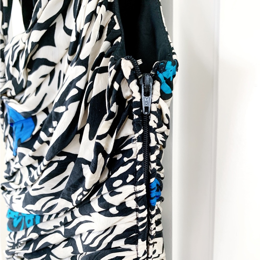 SILKS BY ST. GILLAN Vibrant Floral Abstract Leaf Print Silk Wiggle Dress - Picture 11 of 15